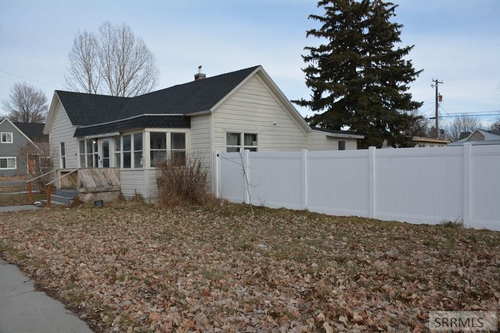 Image 3 of property listing at 288 N University Avenue, Blackfoot, ID 83221