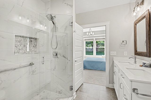 609 Breaker Cove Drive, Bay City, MI 48708