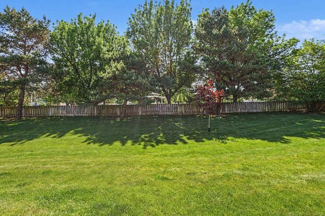 609 Breaker Cove Drive, Bay City, MI 48708