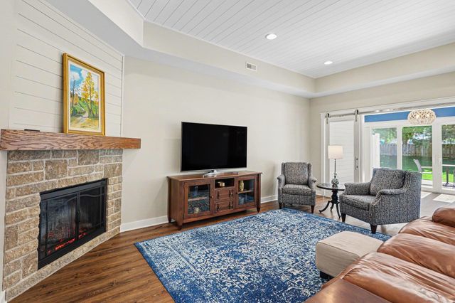 609 Breaker Cove Drive, Bay City, MI 48708