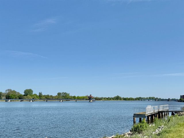609 Breaker Cove Drive, Bay City, MI 48708