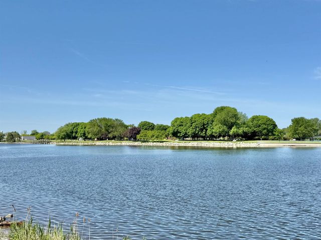 609 Breaker Cove Drive, Bay City, MI 48708