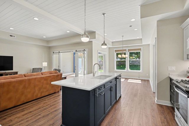 609 Breaker Cove Drive, Bay City, MI 48708