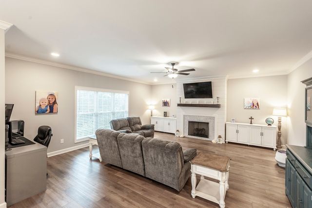 520 Dottie Dr, Gallatin, TN 37066