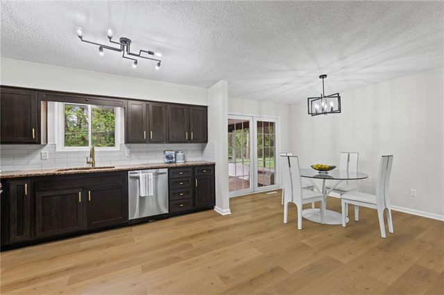 9822 Hardesty Avenue, Kansas City, MO 64137