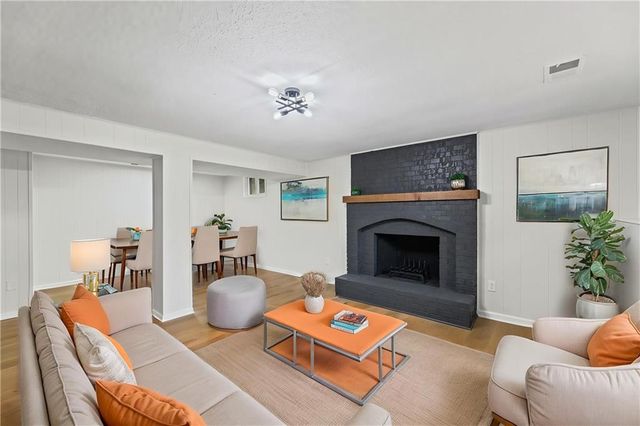 9822 Hardesty Avenue, Kansas City, MO 64137