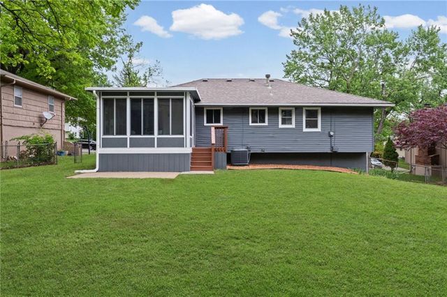 9822 Hardesty Avenue, Kansas City, MO 64137