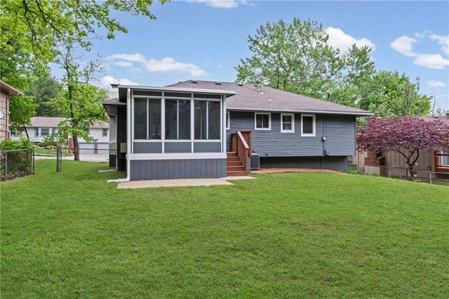 9822 Hardesty Avenue, Kansas City, MO 64137