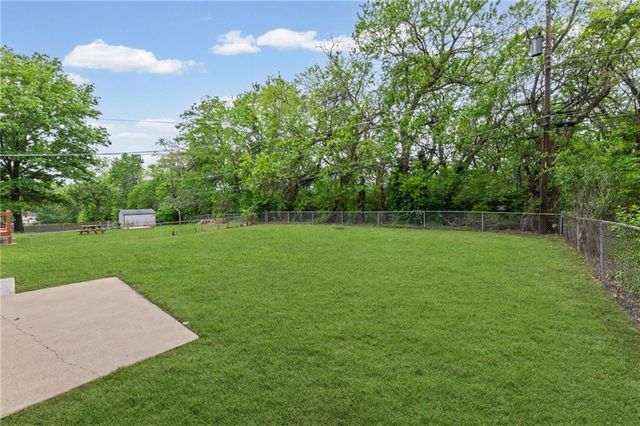 9822 Hardesty Avenue, Kansas City, MO 64137