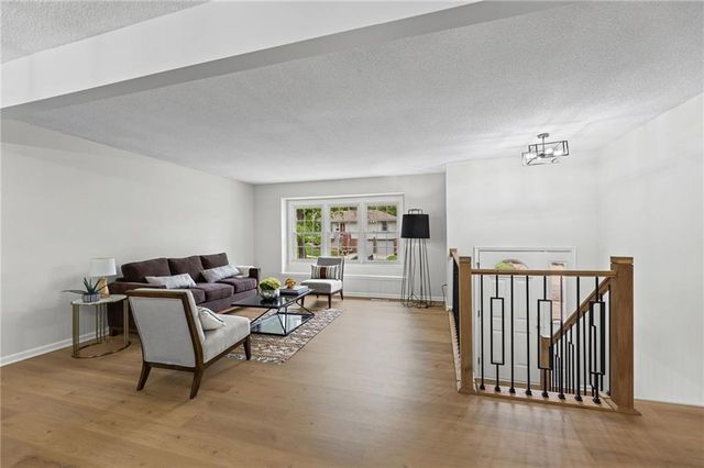 9822 Hardesty Avenue, Kansas City, MO 64137