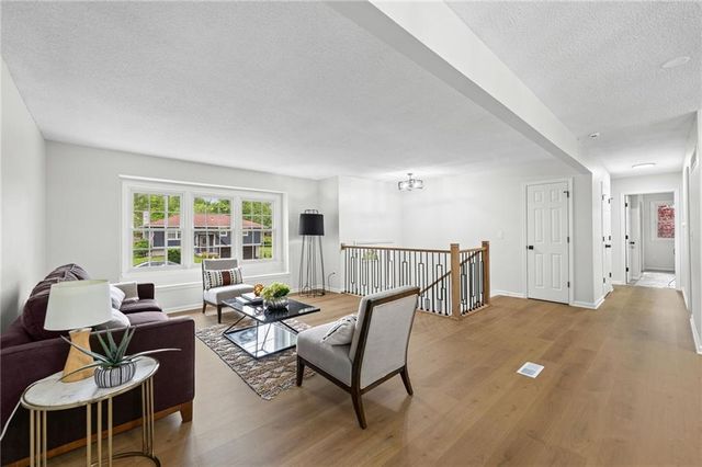 9822 Hardesty Avenue, Kansas City, MO 64137