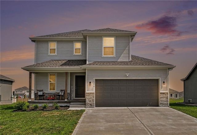 10294 Lucca Lane, Peculiar, MO 64078