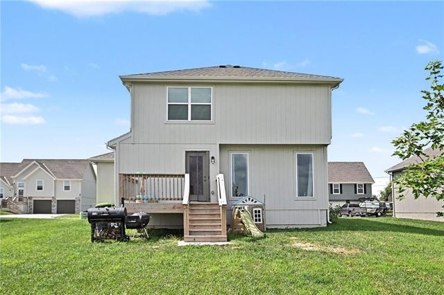 10294 Lucca Lane, Peculiar, MO 64078