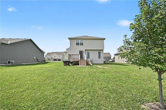10294 Lucca Lane, Peculiar, MO 64078