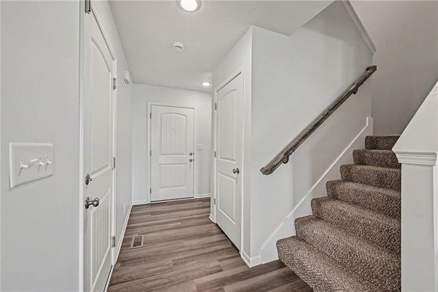 10294 Lucca Lane, Peculiar, MO 64078