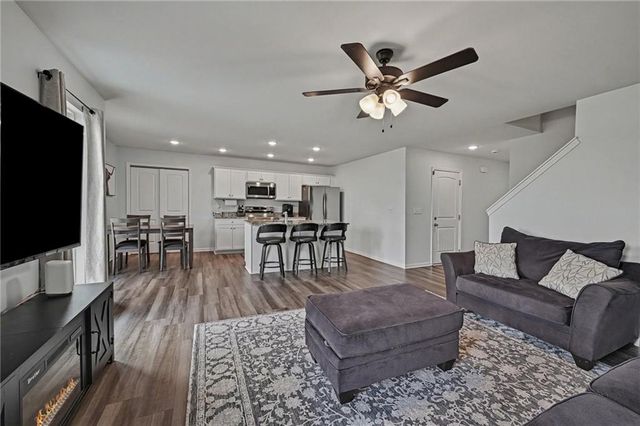 10294 Lucca Lane, Peculiar, MO 64078
