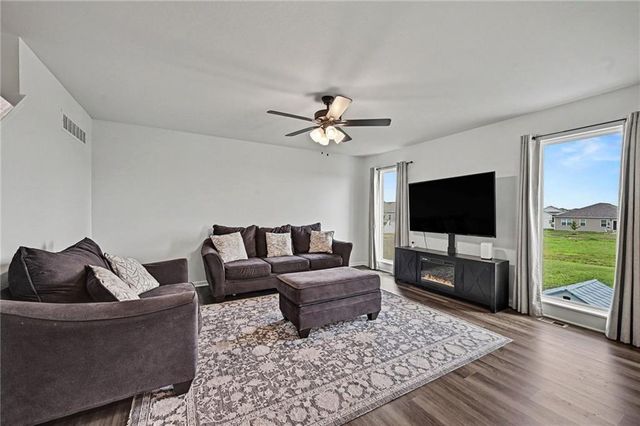 10294 Lucca Lane, Peculiar, MO 64078