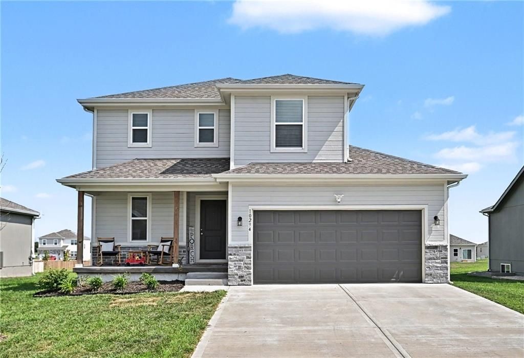 10294 Lucca Lane, Peculiar, MO 64078