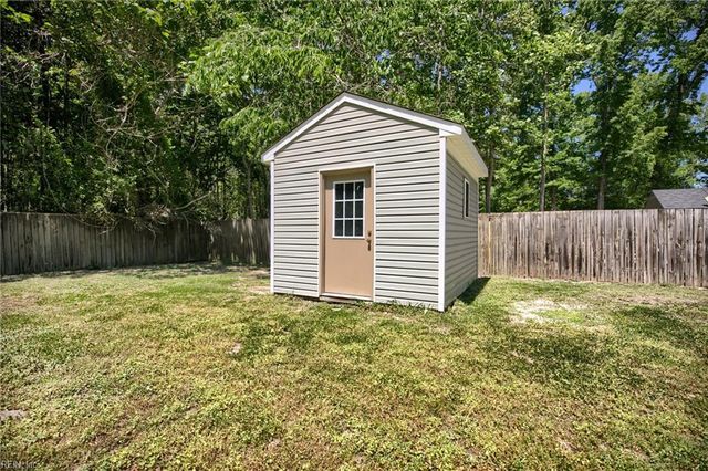 4834 Clopton DR, Hayes, VA 23072