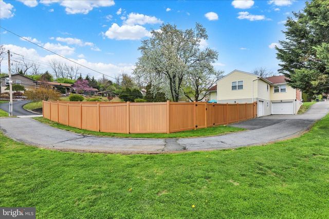 26 CRAIG DR, Reading, PA 19606
