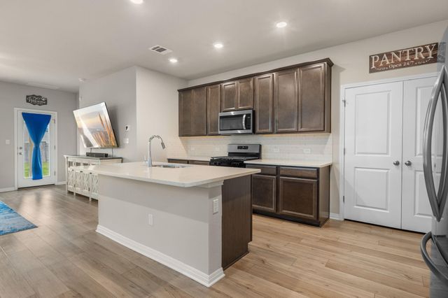 133 Outlaw DR, Liberty Hill, TX 78642