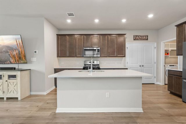 133 Outlaw DR, Liberty Hill, TX 78642