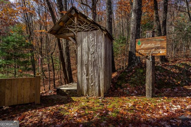 36 Utana Bluffs Trail, Ellijay, GA 30540