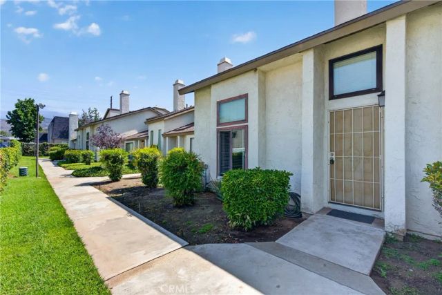 1974 E Lynwood Drive 10E, San Bernardino, CA 92404
