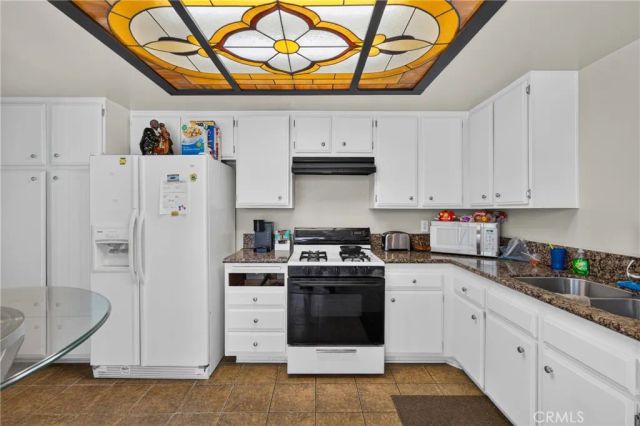 1974 E Lynwood Drive 10E, San Bernardino, CA 92404