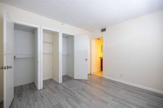 9235 SW 8th St 403, Boca Raton, FL 33428