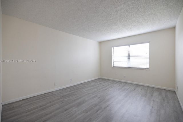 9235 SW 8th St 403, Boca Raton, FL 33428