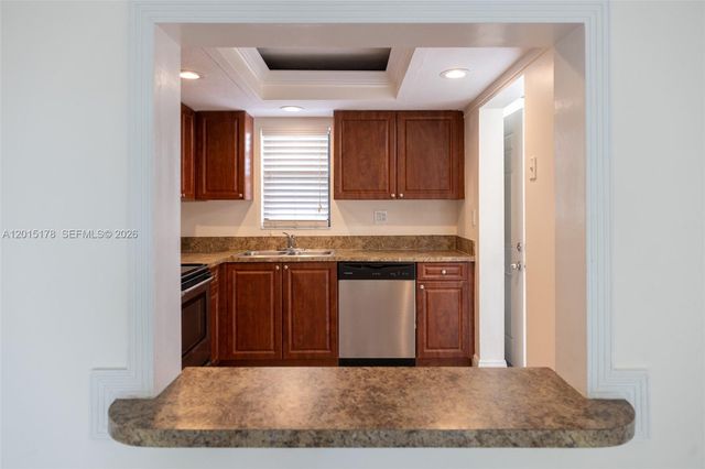 9235 SW 8th St 403, Boca Raton, FL 33428
