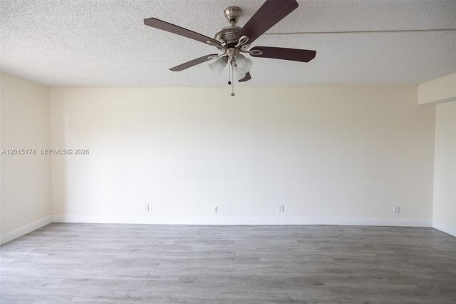 9235 SW 8th St 403, Boca Raton, FL 33428