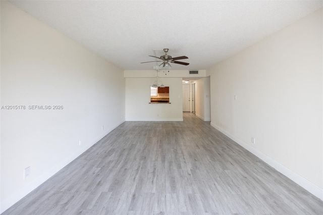 9235 SW 8th St 403, Boca Raton, FL 33428