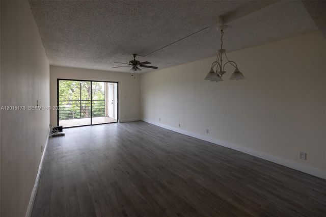 9235 SW 8th St 403, Boca Raton, FL 33428