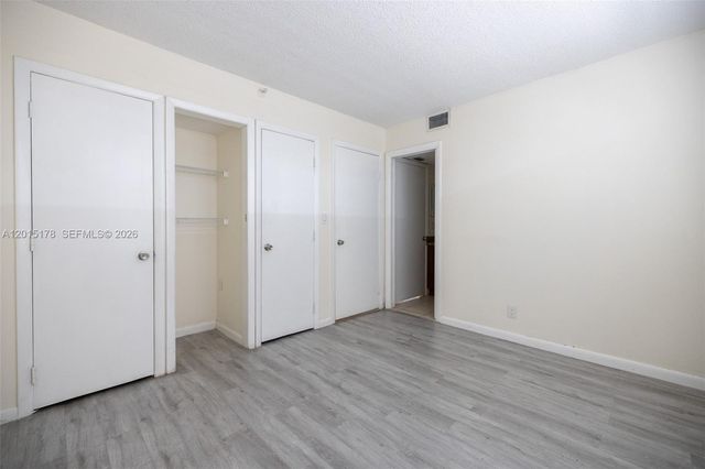 9235 SW 8th St 403, Boca Raton, FL 33428
