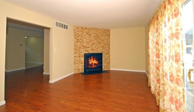 21 Rosewood Court, Sayreville, NJ 08872