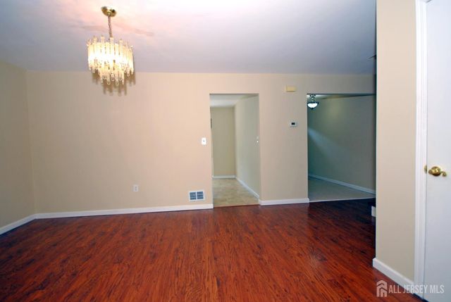 21 Rosewood Court, Sayreville, NJ 08872