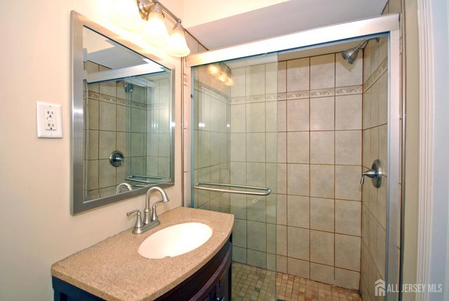 21 Rosewood Court, Sayreville, NJ 08872