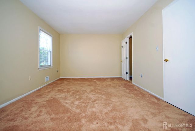 21 Rosewood Court, Sayreville, NJ 08872