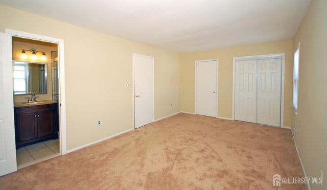 21 Rosewood Court, Sayreville, NJ 08872