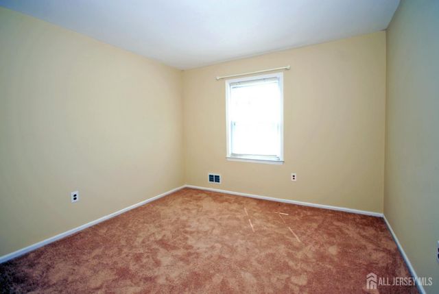 21 Rosewood Court, Sayreville, NJ 08872