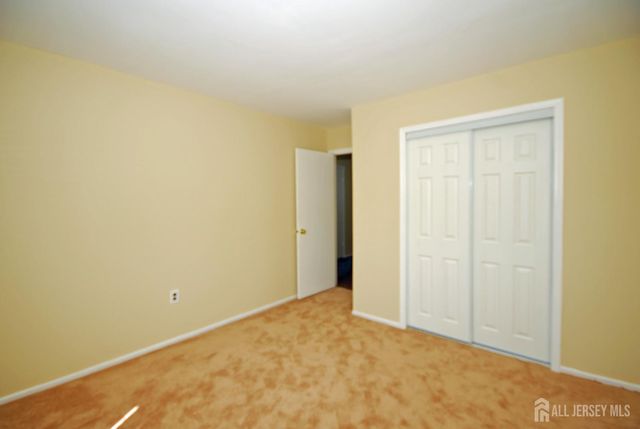 21 Rosewood Court, Sayreville, NJ 08872