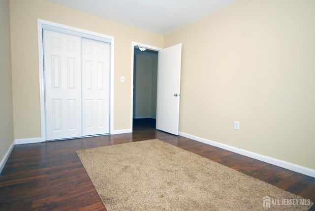 21 Rosewood Court, Sayreville, NJ 08872