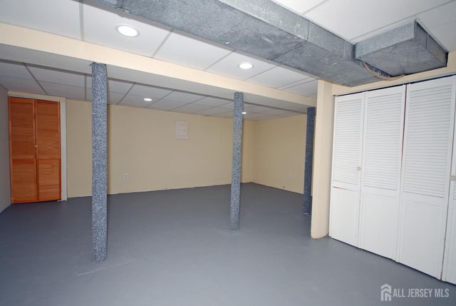 21 Rosewood Court, Sayreville, NJ 08872