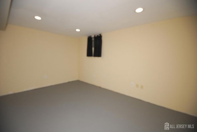 21 Rosewood Court, Sayreville, NJ 08872