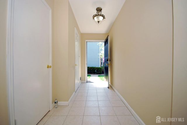 21 Rosewood Court, Sayreville, NJ 08872