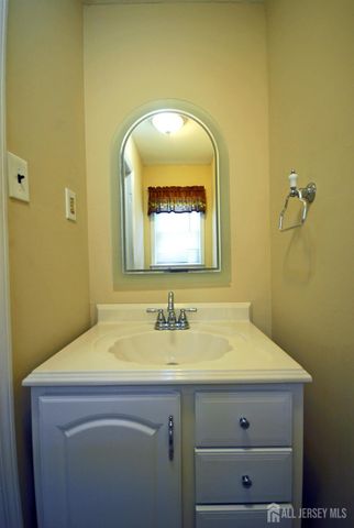 21 Rosewood Court, Sayreville, NJ 08872