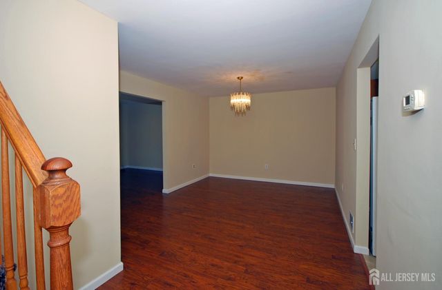21 Rosewood Court, Sayreville, NJ 08872