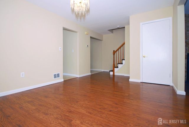 21 Rosewood Court, Sayreville, NJ 08872